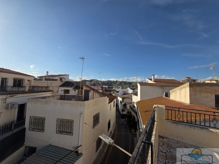 Image No.17-4 Bed Property for sale
