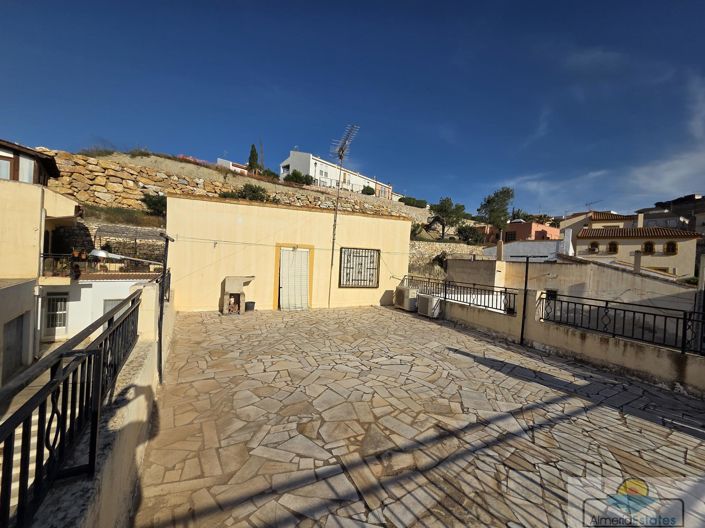 Image No.18-4 Bed Property for sale
