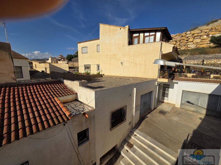 Image No.19-4 Bed Property for sale