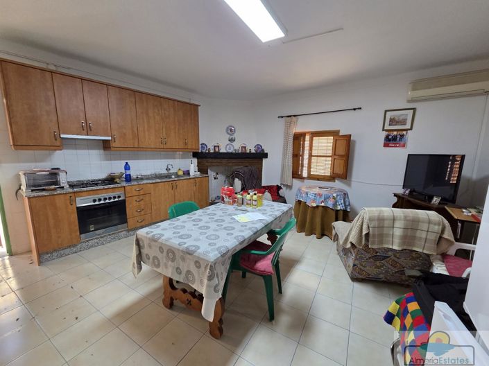 Image No.20-4 Bed Property for sale