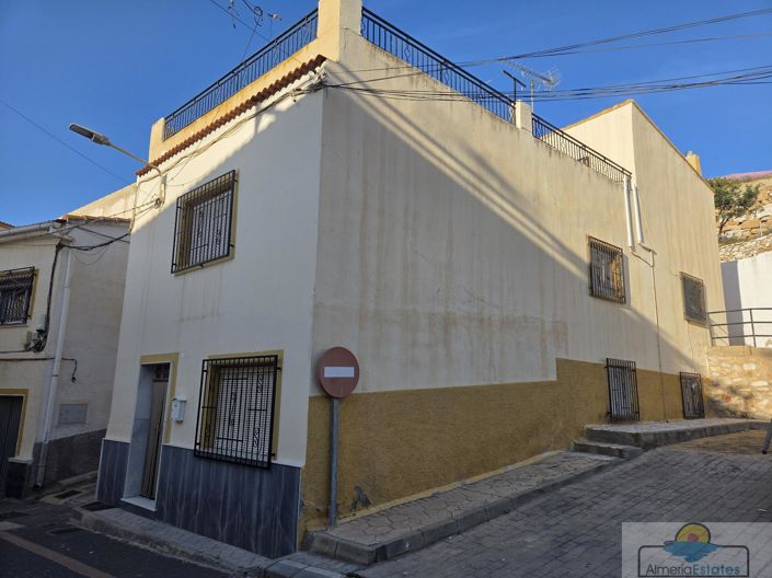 Image No.22-4 Bed Property for sale