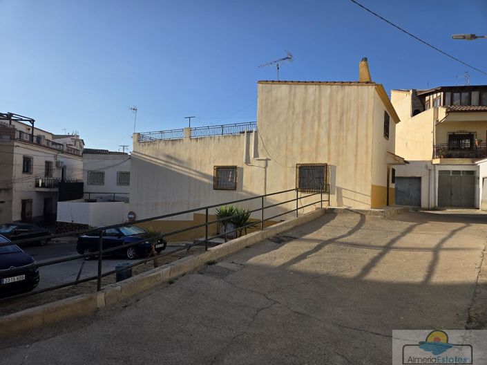 Image No.24-4 Bed Property for sale