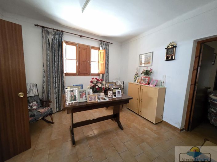 Image No.7-4 Bed Property for sale