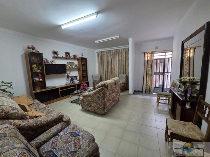 Image No.8-4 Bed Property for sale