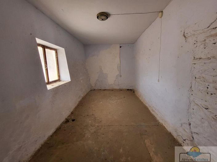 Image No.9-3 Bed Property for sale