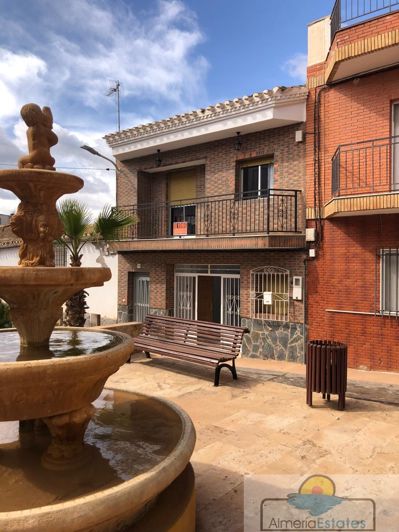 Image No.2-4 Bed Apartment for sale