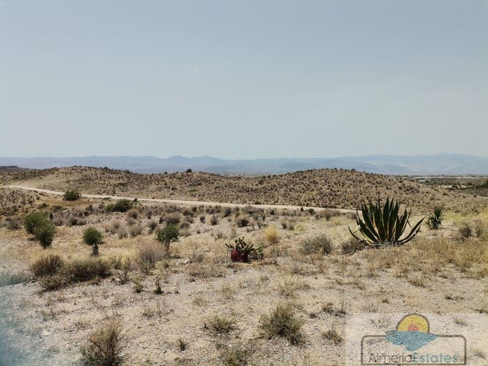 Image No.4-1 Bed Land for sale
