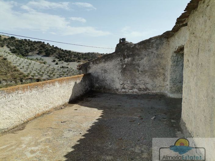 Image No.19-3 Bed Property for sale