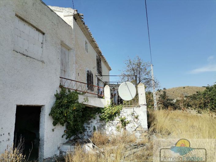 Image No.26-3 Bed Property for sale
