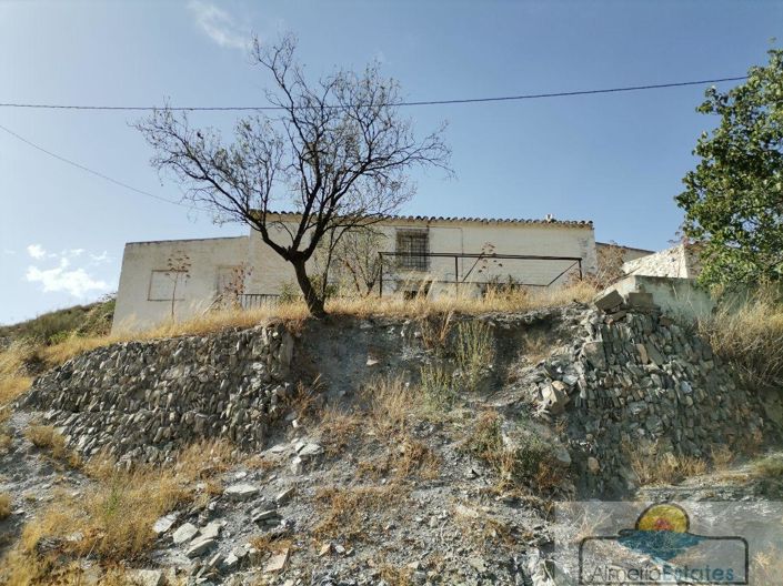 Image No.27-3 Bed Property for sale