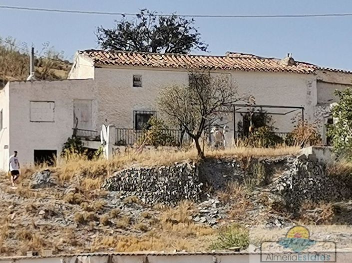 Image No.38-3 Bed Property for sale