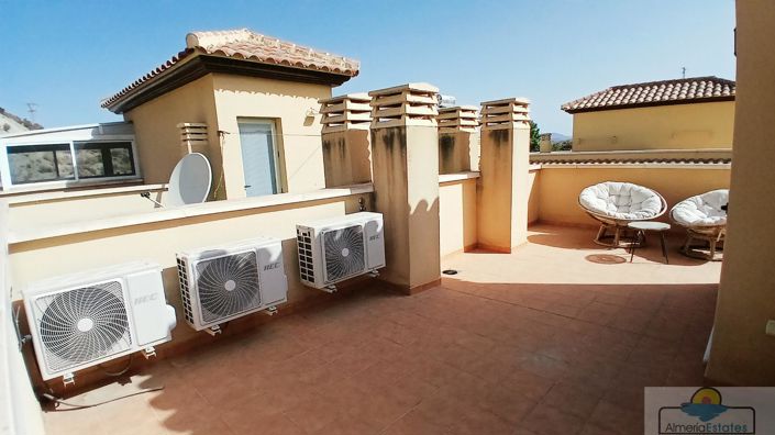 Image No.26-3 Bed Property for sale
