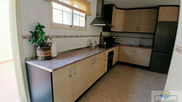 Image No.9-3 Bed Property for sale