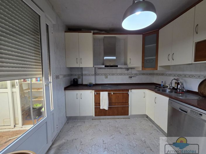 Image No.3-4 Bed Property for sale