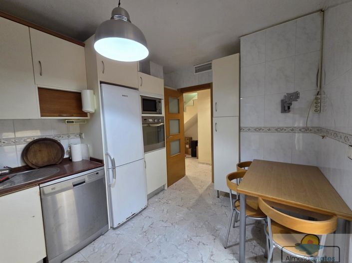Image No.7-4 Bed Property for sale