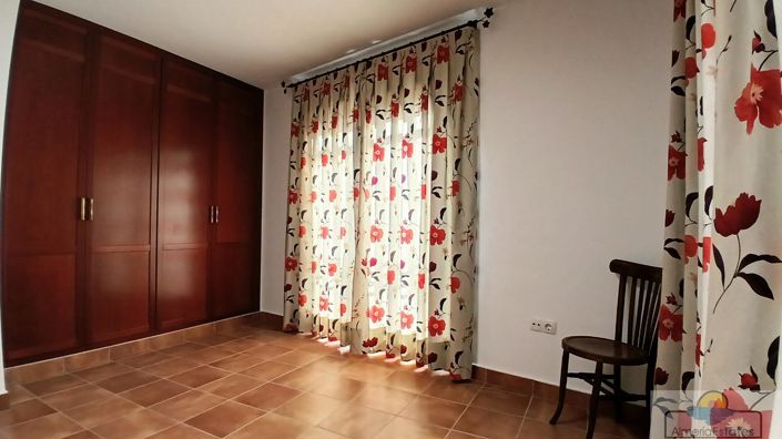 Image No.16-6 Bed Property for sale