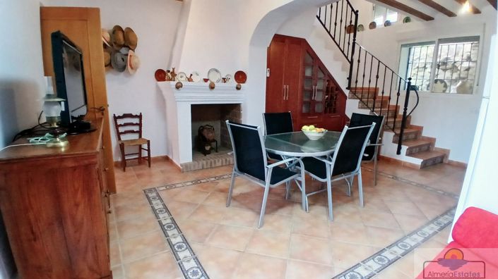 Image No.20-6 Bed Property for sale
