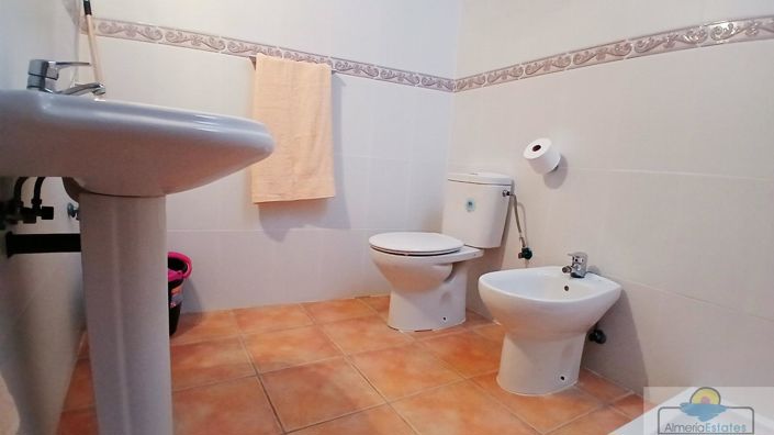 Image No.25-6 Bed Property for sale