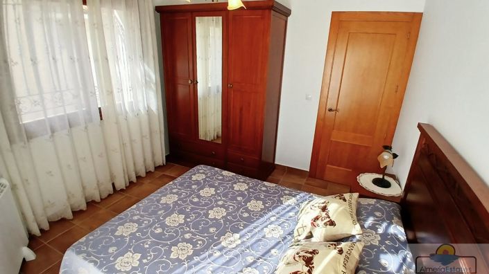 Image No.28-6 Bed Property for sale