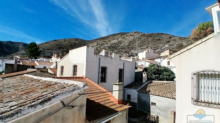 Image No.34-6 Bed Property for sale