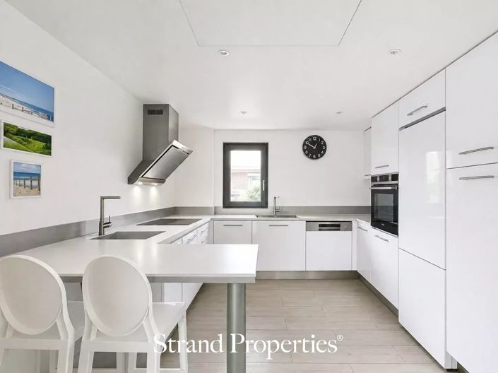 Image No.9-3 Bed Apartment for sale