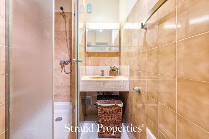 Image No.20-2 Bed Apartment for sale