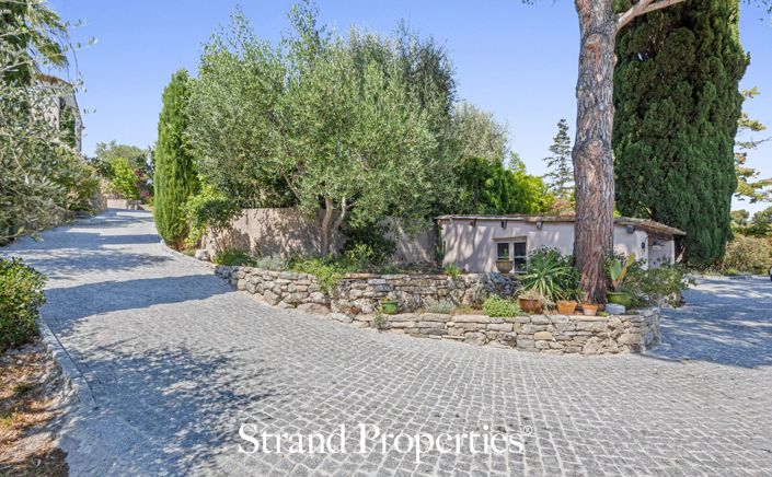 Image No.23-Villa for sale