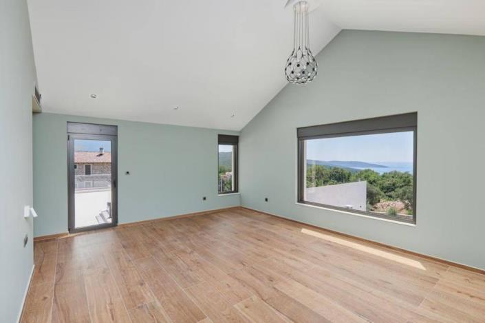 Image No.14-6 Bed Villa for sale