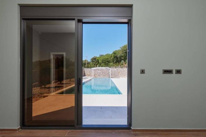 Image No.15-6 Bed Villa for sale