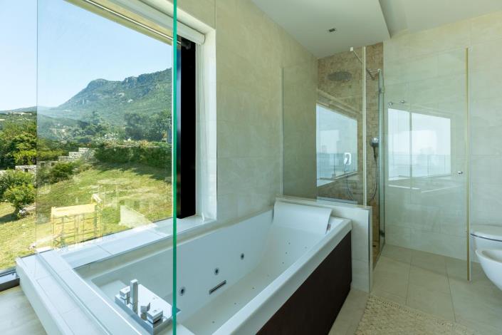 Image No.5-6 Bed Villa for sale