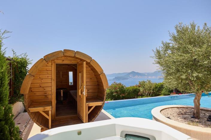 Image No.10-6 Bed Villa for sale