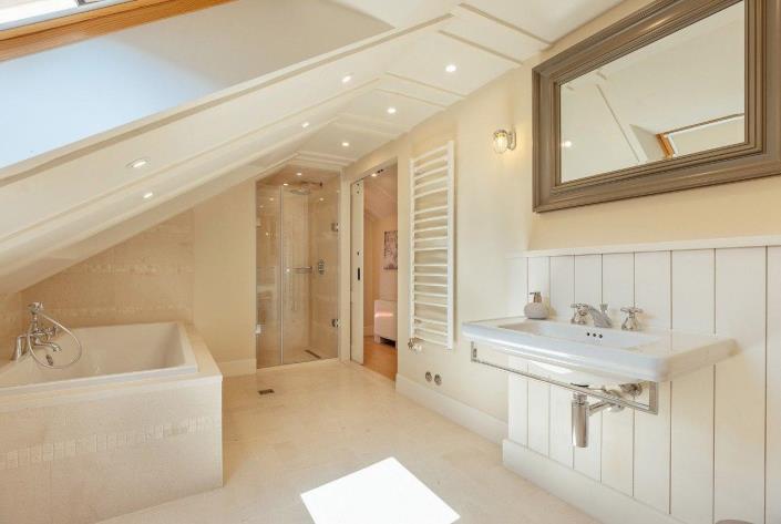 Image No.5-5 Bed House for sale