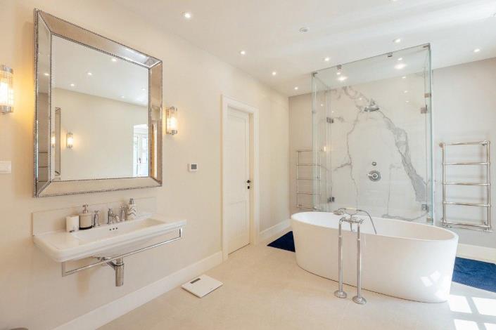 Image No.16-5 Bed House for sale