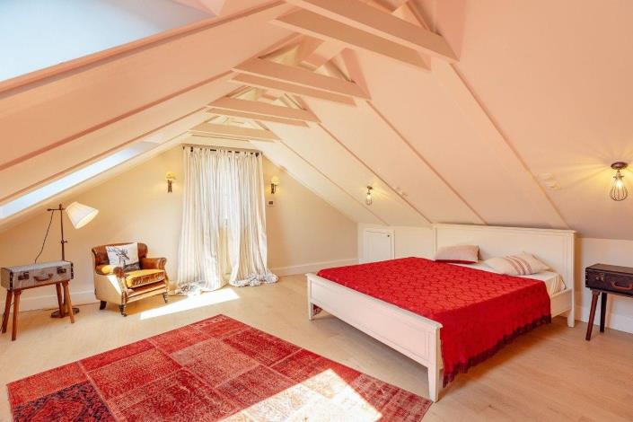 Image No.19-5 Bed House for sale
