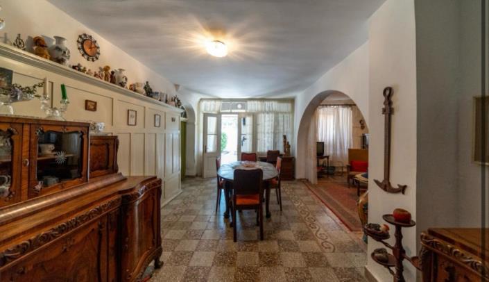 Image No.3-5 Bed House for sale