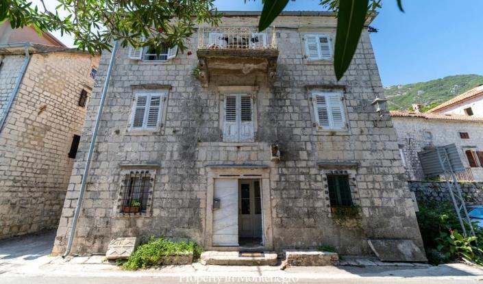 Image No.10-5 Bed House for sale