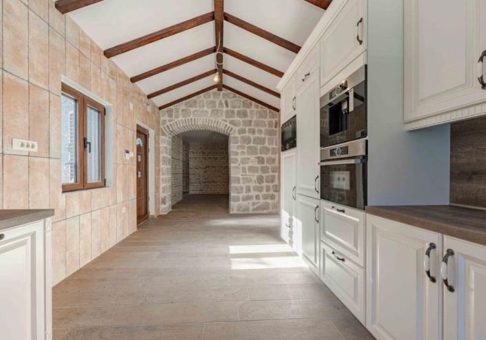 Image No.10-3 Bed House for sale