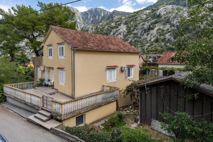 Image No.9-2 Bed House for sale