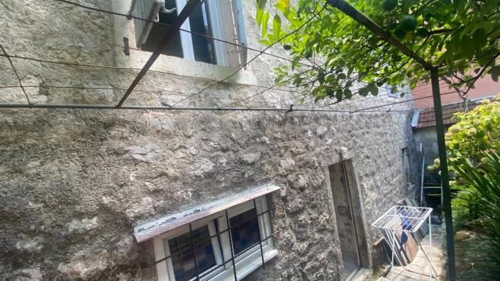 Image No.9-2 Bed House for sale