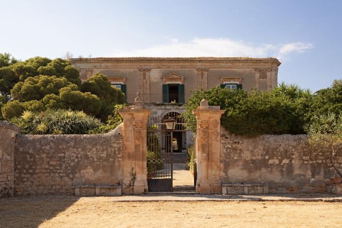Image No.3-8 Bed House/Villa for sale