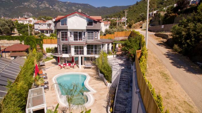 Image No.40-8 Bed Villa / Detached for sale