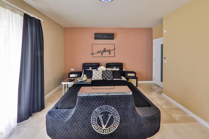 Image No.18-4 Bed Villa / Detached for sale