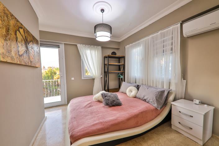 Image No.19-4 Bed Villa / Detached for sale