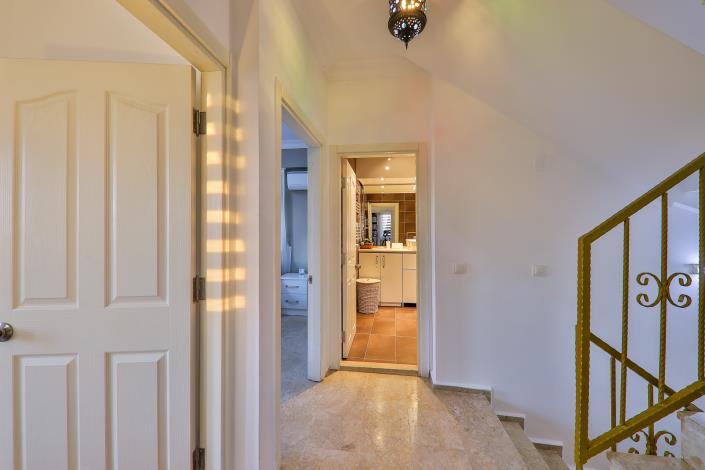 Image No.35-4 Bed Villa / Detached for sale