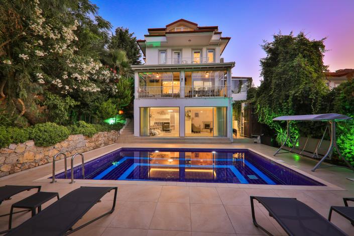 Image No.39-4 Bed Villa / Detached for sale