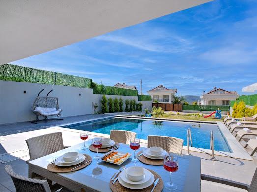 Image No.2-4 Bed Villa / Detached for sale
