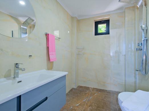 Image No.22-4 Bed Villa / Detached for sale