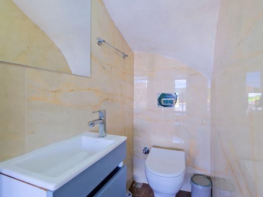 Image No.24-4 Bed Villa / Detached for sale