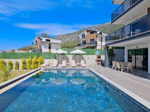 Image No.30-4 Bed Villa / Detached for sale