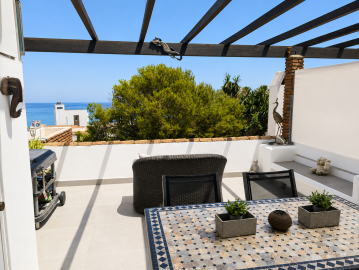 ChatGPT-Balcony